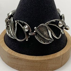 Sarah Coventry vintage windsong MCM silver tone textured leaf link bracelet